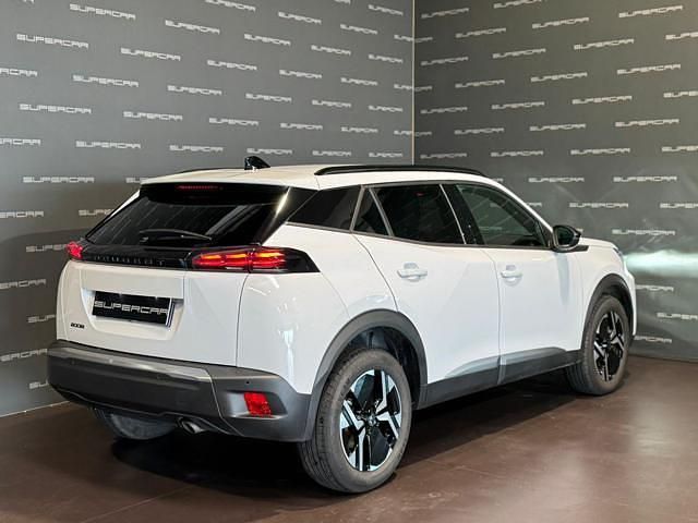 Usata Peugeot 2008 Allure 101 CV (74 kW) 2025 Bianco SUV