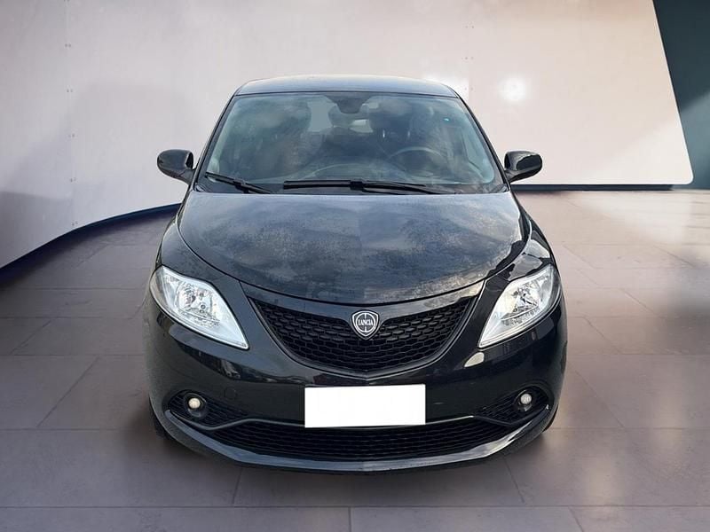 Usata Lancia Ypsilon Gold 70 CV (51 kW) 2021 Utilitaria