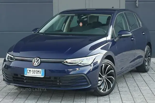 Usata VW Golf VIII Life 110 CV (80 kW) 2023 Blu Berlina
