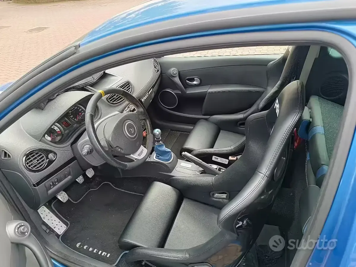 Usata Renault Clio III R.S. 203 CV (149 kW) 2011 Bluazzurro Berlina