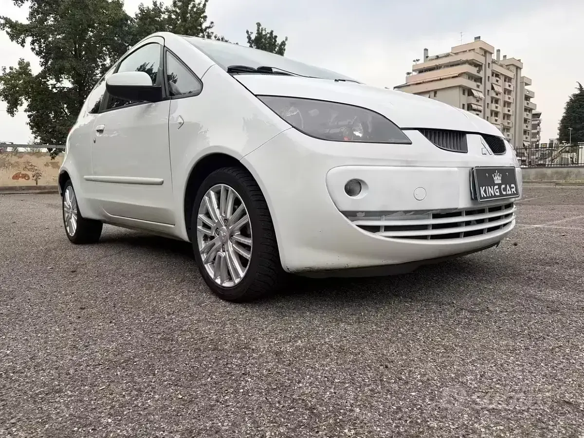 Usata Mitsubishi Colt 95 CV (69 kW) 2009 Bianco Utilitaria
