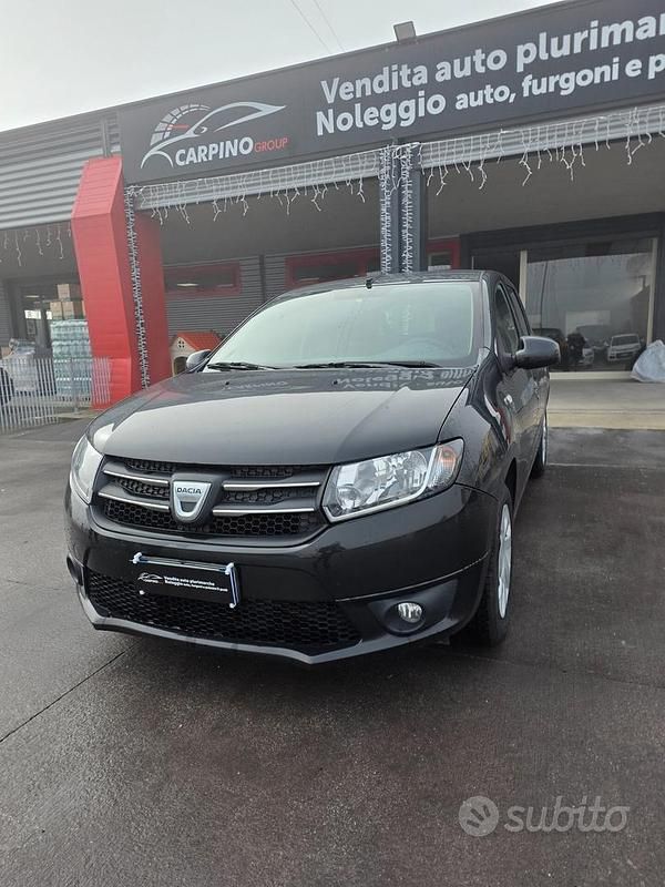 Nero Usata 2013 Dacia Sandero Lauréate Tre volumi | 4990 € (Molto cara) - Immagine 1/4