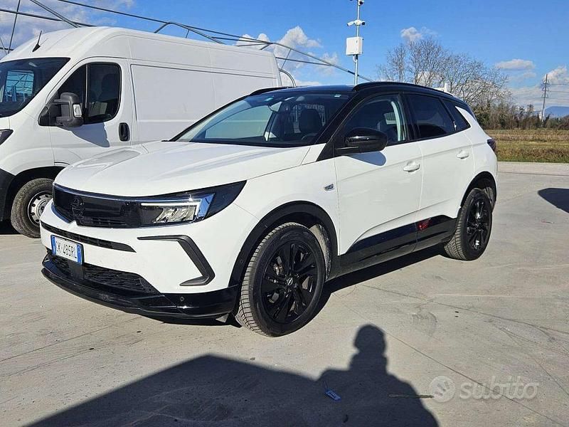 Usata Opel Grandland X GS Line 131 CV (96 kW) 2022 Bianco SUV