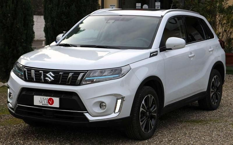 Usata Suzuki Vitara 102 CV (75 kW) 2022 Bianco perla metallizzato SUV