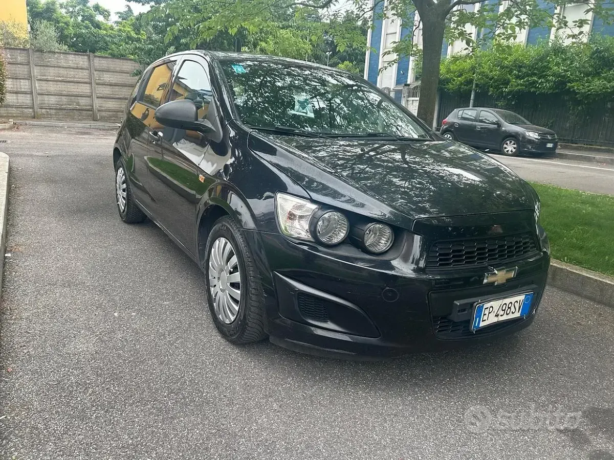 Usata Chevrolet Aveo LT 69 CV (50 kW) 2013 Nero Berlina