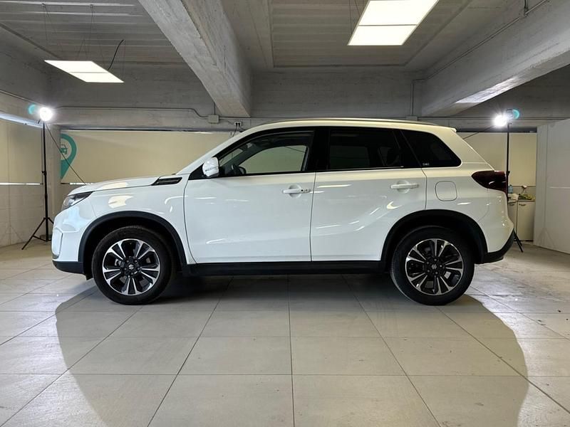 Usata Suzuki Vitara 116 CV (85 kW) 2023 Bianco SUV