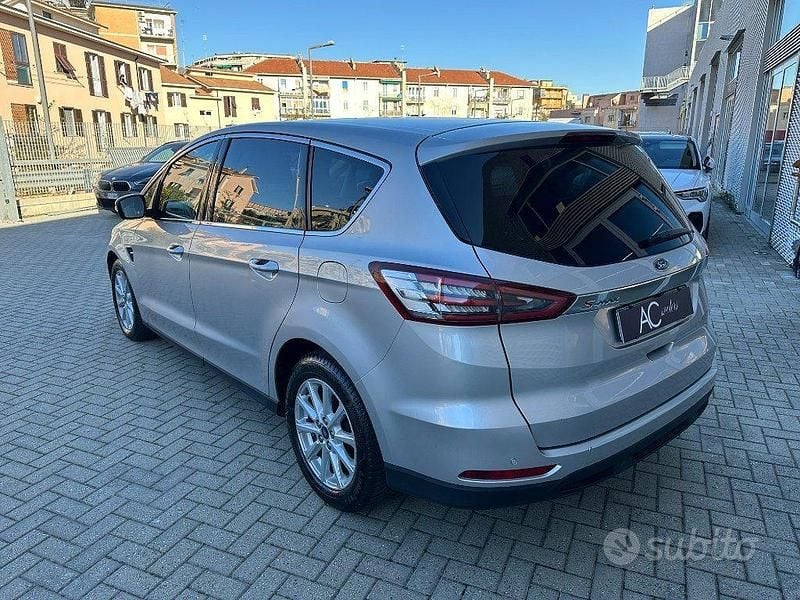 Usata Ford S-MAX Titanium 150 CV (110 kW) 2017 Grigio Monovolume