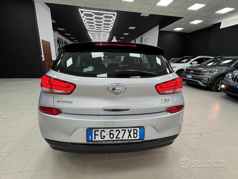 Usata Hyundai i30 Style 110 CV (80 kW) 2017 Grigio Berlina