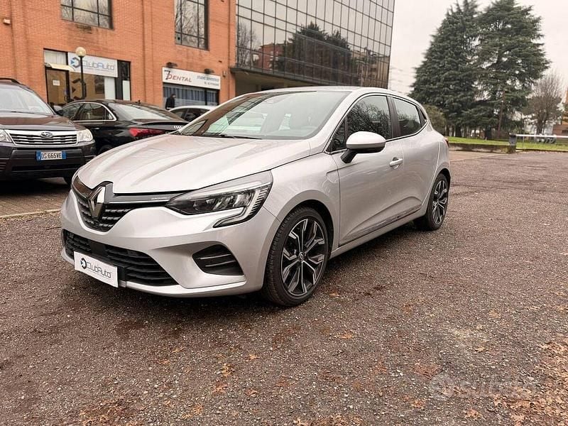 Grigio Usata 2022 Renault Clio V Intens Tre volumi | 14.490 € (Buon prezzo) - Immagine 1/4