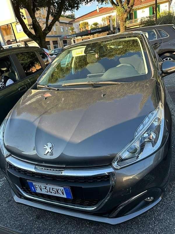 Usata Peugeot 208 Signature Sky 83 CV (61 kW) 2019 Grigio Utilitaria