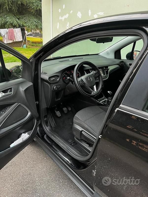Usata Opel Crossland X 110 CV (80 kW) 2018 Nero SUV