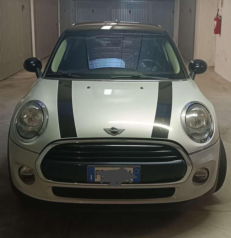 Usata Mini Cooper D Business 116 CV (85 kW) 2016 Utilitaria