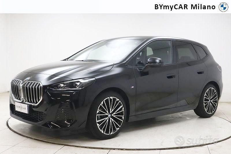 Usata BMW 218 Active Tourer Comfort Edition 150 CV (110 kW) 2024 Skyscraper grey metallic Monovolume