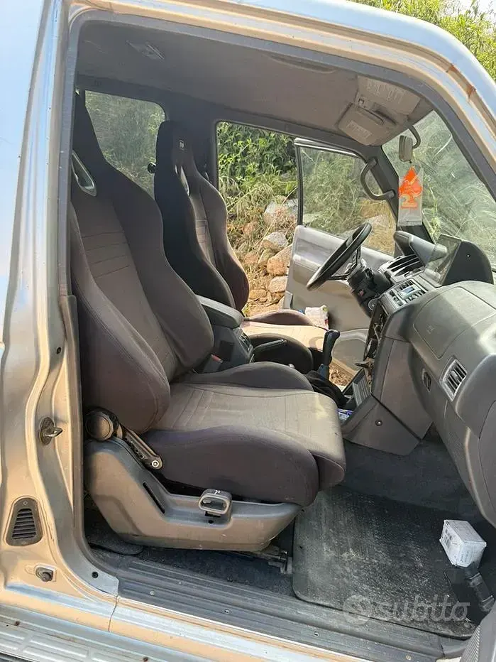 Usata Mitsubishi Pajero Top 125 CV (91 kW) 1997 Grigio SUV
