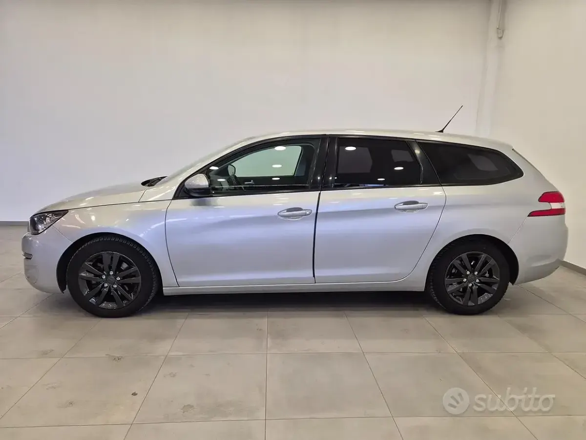 Usata Peugeot 308 SW Active 120 CV (88 kW) 2015 Grigio Station wagon