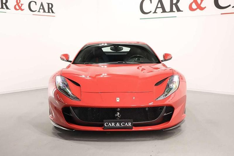 Usata Ferrari 812 795 CV (584 kW) 2019 Rosso Coupé
