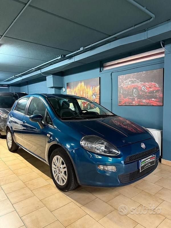 Usata Fiat Punto 69 CV (50 kW) 2012 Blu Berlina