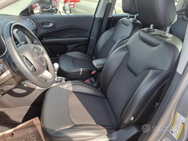 Usata Jeep Compass 140 CV (102 kW) 2018 Grigio SUV