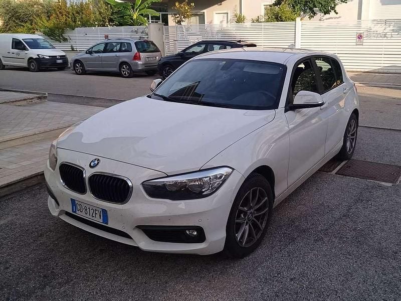 Usata BMW 116 Advantage 116 CV (85 kW) 2020 Bianco Utilitaria