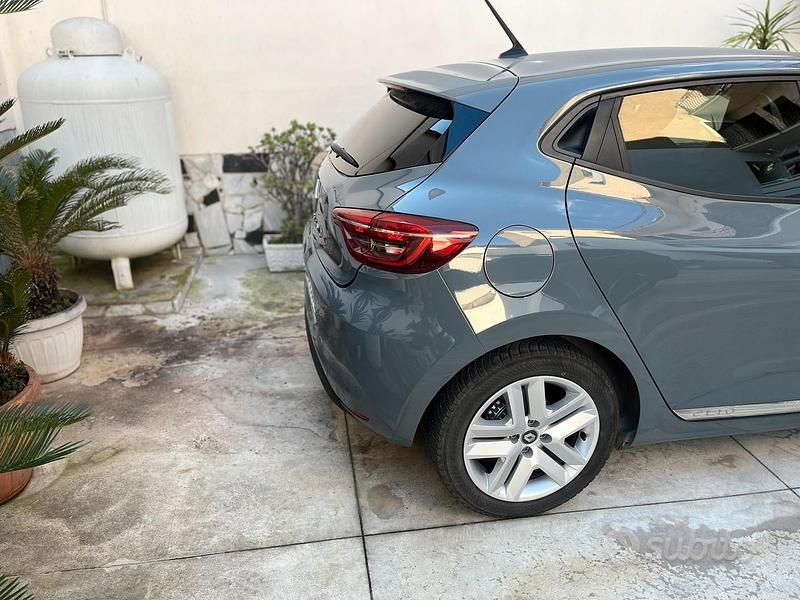 Usata Renault Clio V 100 CV (73 kW) 2021 Grigio Utilitaria