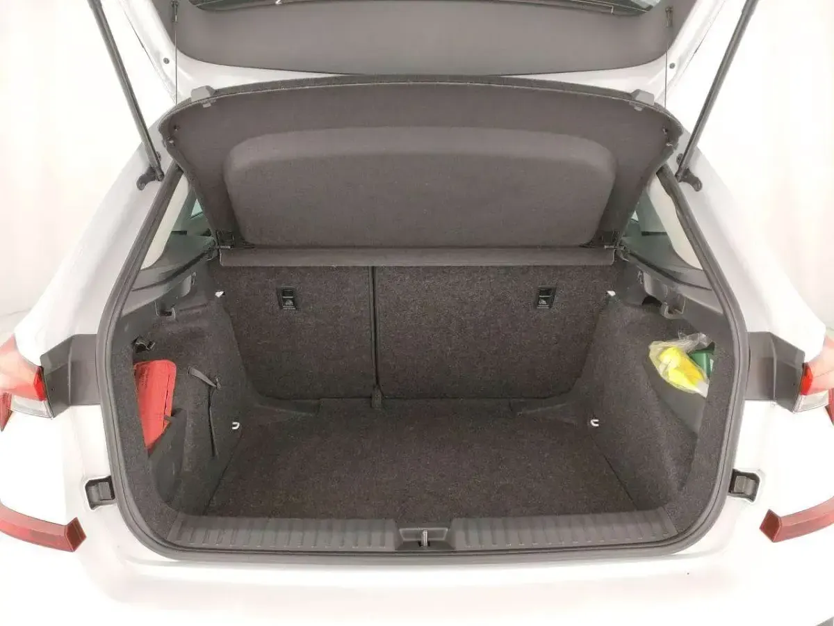 Usata Skoda Kamiq 116 CV (85 kW) 2025 Bianco SUV