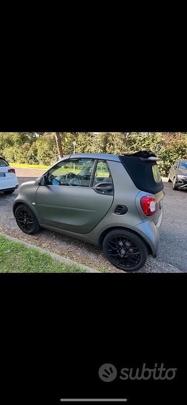 Grigio Usata 2019 Smart ForTwo Cabrio Passion Cabrio | 17.200 € (Buon prezzo) - Immagine 1/4