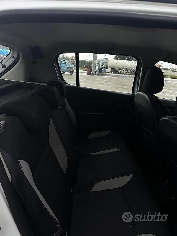 Usata Dacia Sandero Prestige 90 CV (66 kW) 2015 Bianco Utilitaria