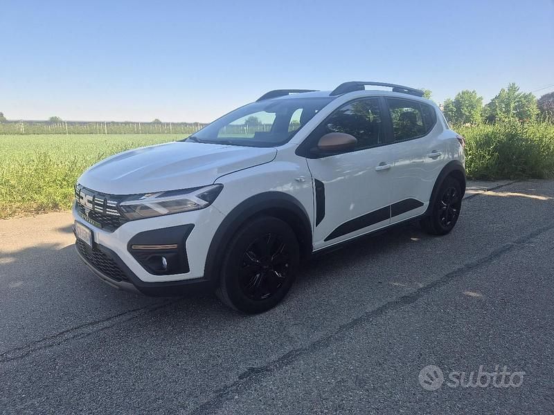 Usata Dacia Sandero Stepway 101 CV (74 kW) 2024 Bianco Berlina