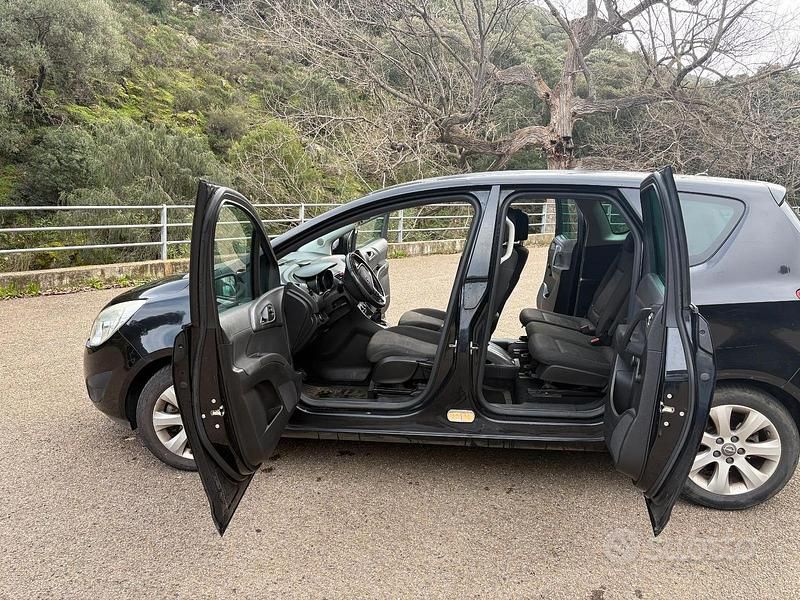 Usata Opel Meriva 110 CV (80 kW) 2011 Nero Monovolume