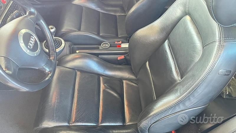 Usata Audi TT 225 CV (165 kW) 2001 Grigio Coupé