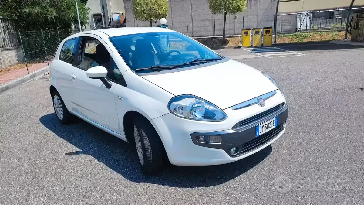Usata Fiat Punto Evo Dynamic 65 CV (47 kW) 2010 Bianco Utilitaria