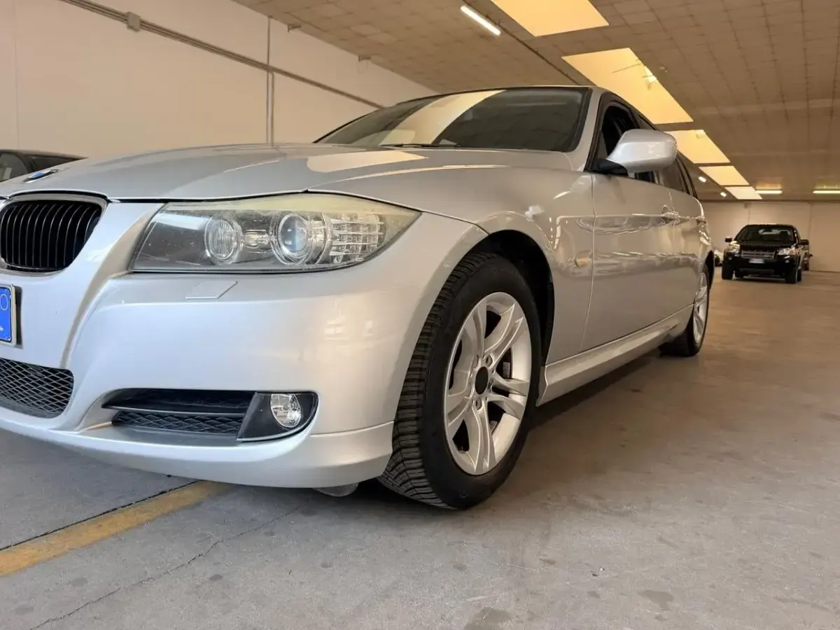 Usata BMW 318 Efficient Dynamics 143 CV (105 kW) 2010 Argento Station wagon
