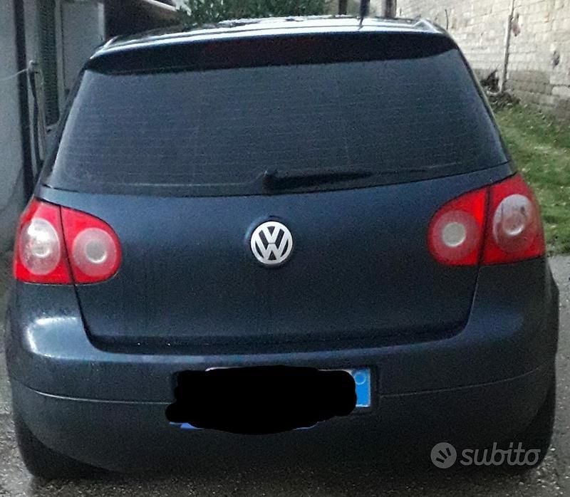 Usata VW Golf V 105 CV (77 kW) 2004 Berlina