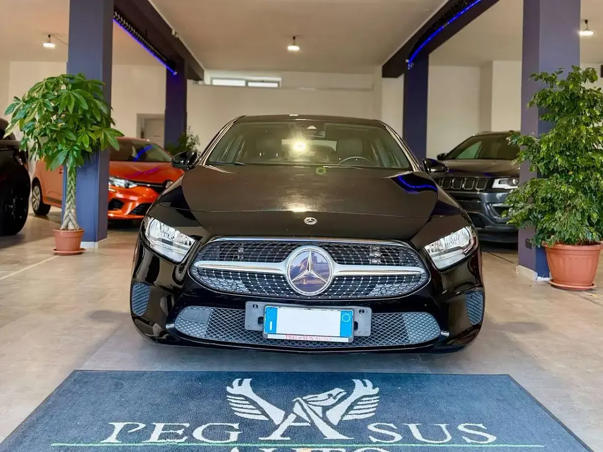 Usata Mercedes A200 Business 150 CV (110 kW) 2019 Nero Berlina