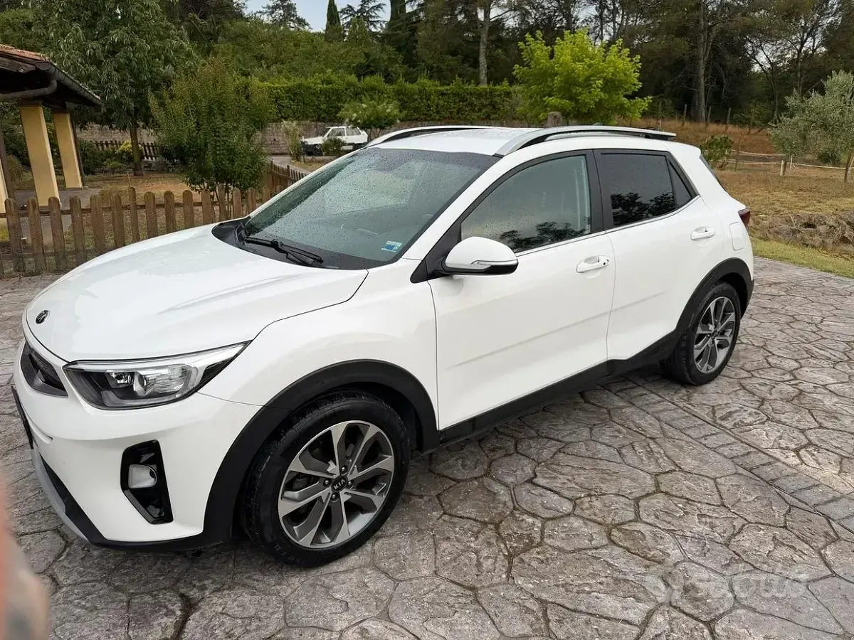Usata Kia Stonic 100 CV (73 kW) 2019 Bianco SUV