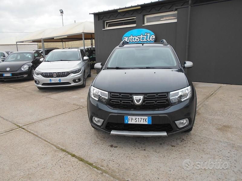 Usata Dacia Sandero 90 CV (66 kW) 2018 Grigio Berlina