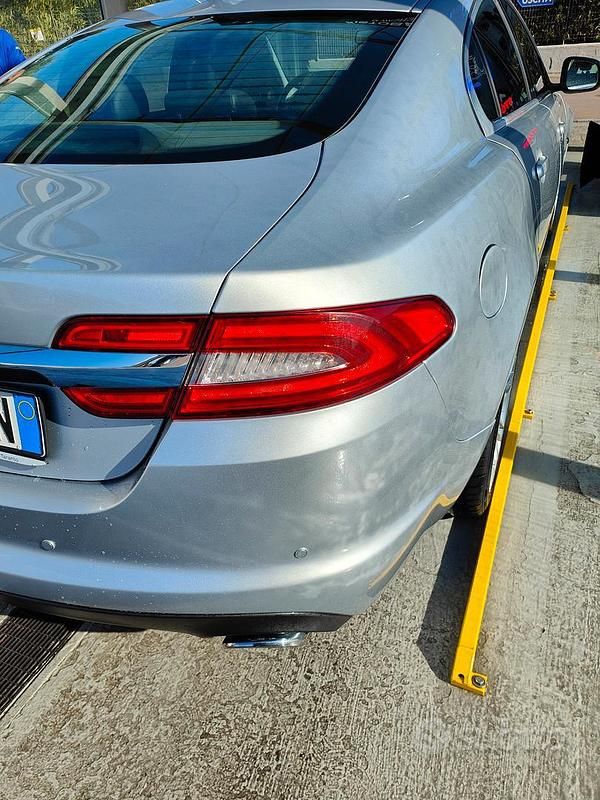 Usata Jaguar XF 240 CV (176 kW) 2012 Grigio Berlina