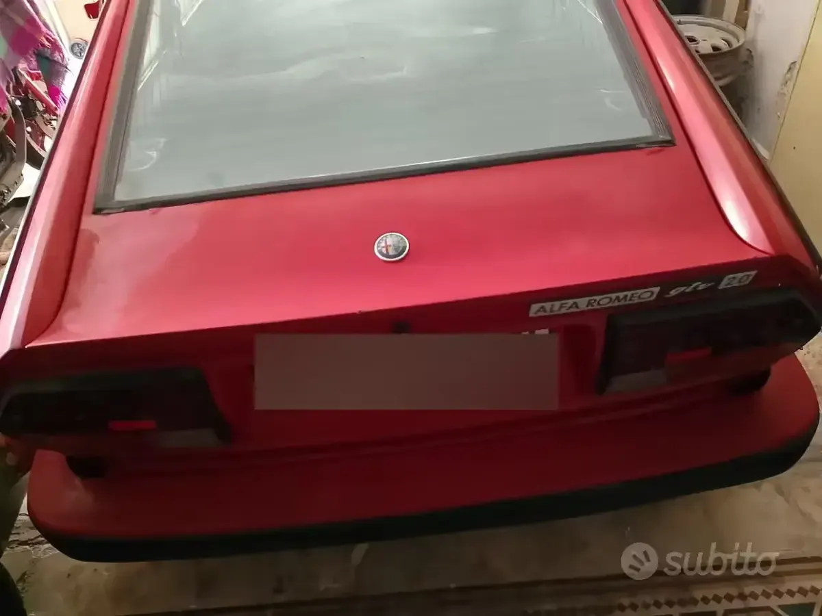 Usata Alfa Romeo GTV 130 CV (95 kW) 1982 Rosso Coupé