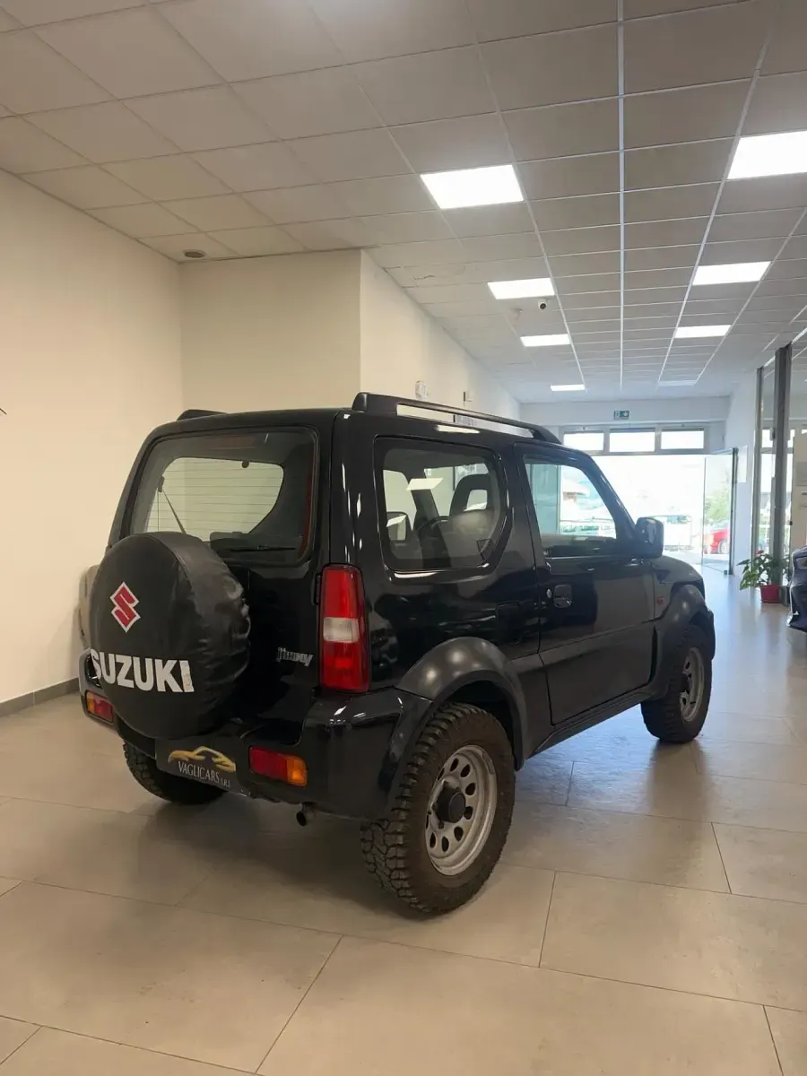 Usata Suzuki Jimny 82 CV (60 kW) 2004 Nero SUV