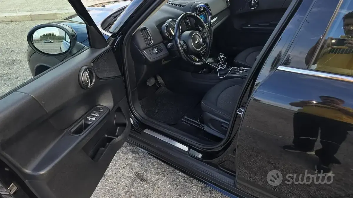 Usata Mini Countryman 111 CV (81 kW) 2018 Nero SUV