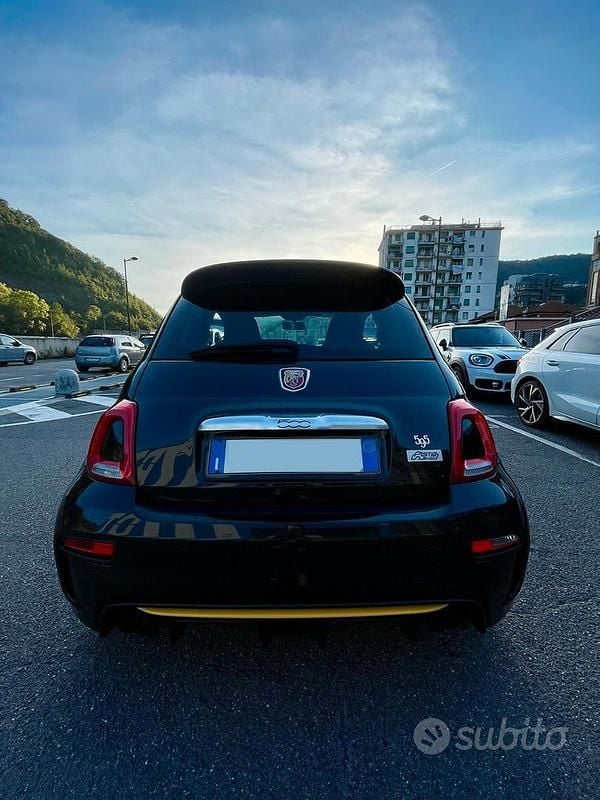 Usata Abarth 595 Pista 160 CV (117 kW) 2018 Nero Utilitaria