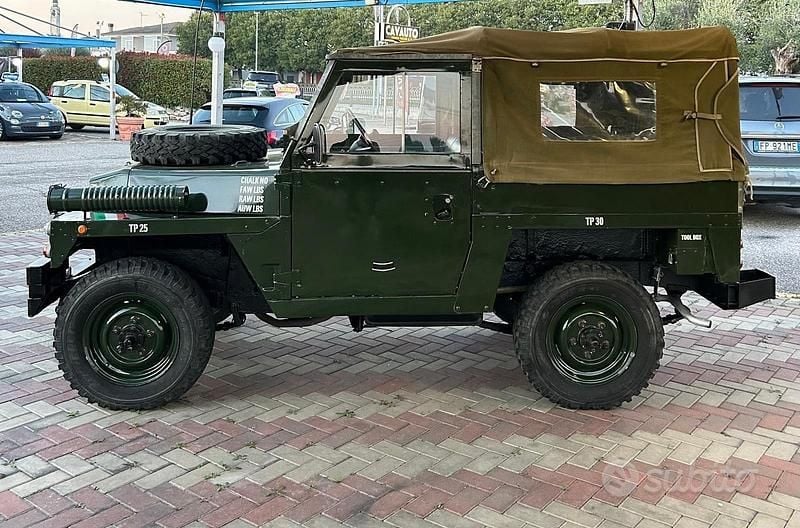 Usata Land Rover Defender 68 CV (50 kW) 1983 Verde SUV