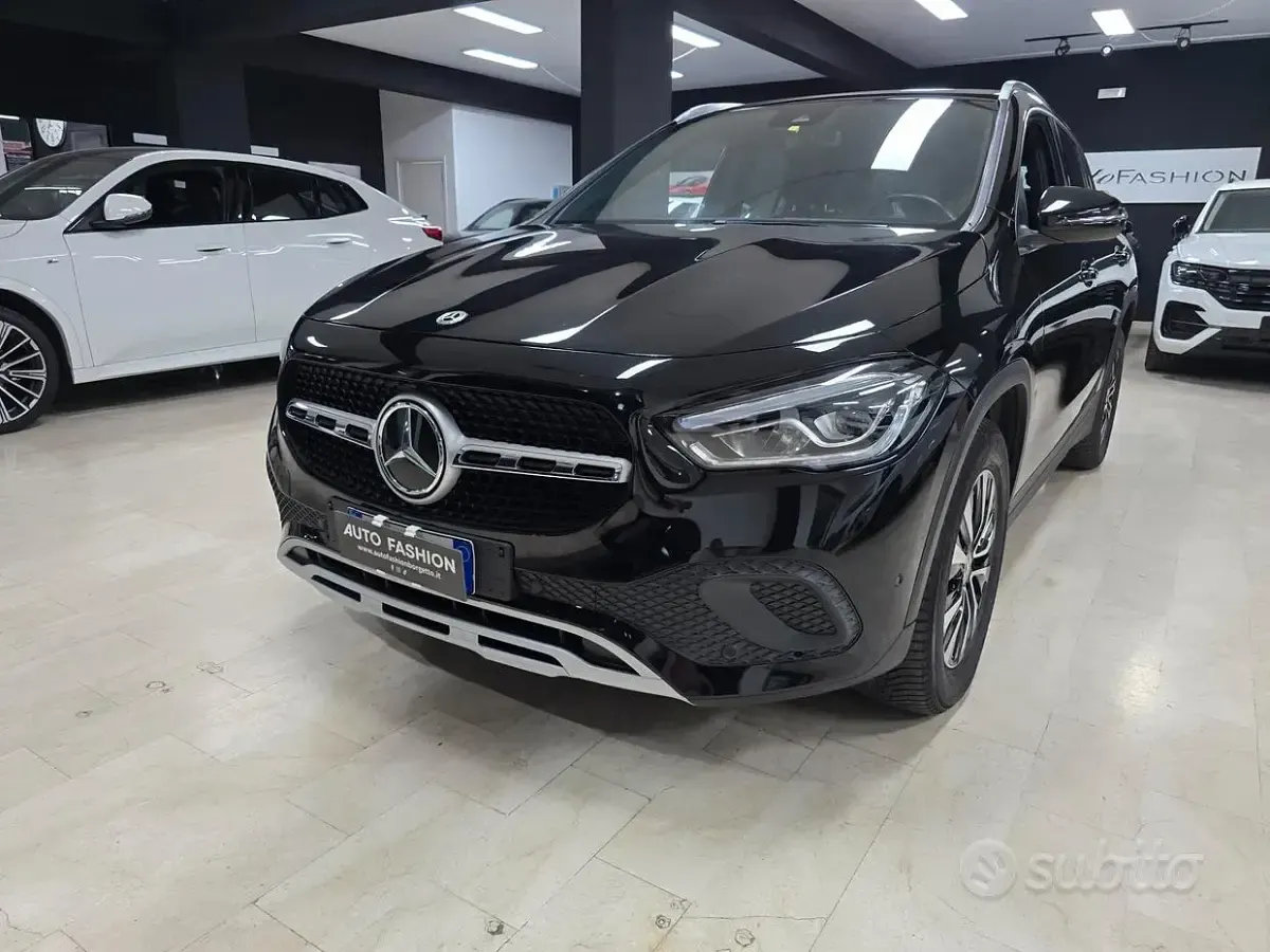 Usata Mercedes GLA200 150 CV (110 kW) 2022 Nero SUV