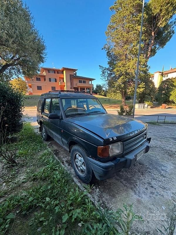 Usata Land Rover Discovery 113 CV (83 kW) 1997 Grigio SUV