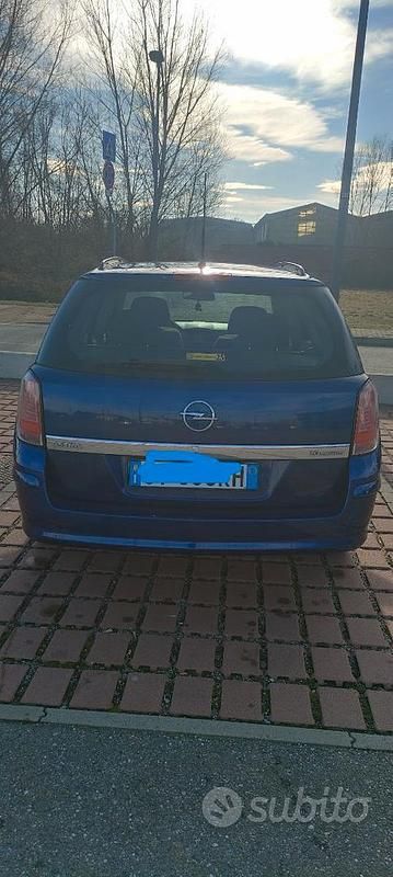 Usata Opel Astra 101 CV (74 kW) 2005 Station wagon