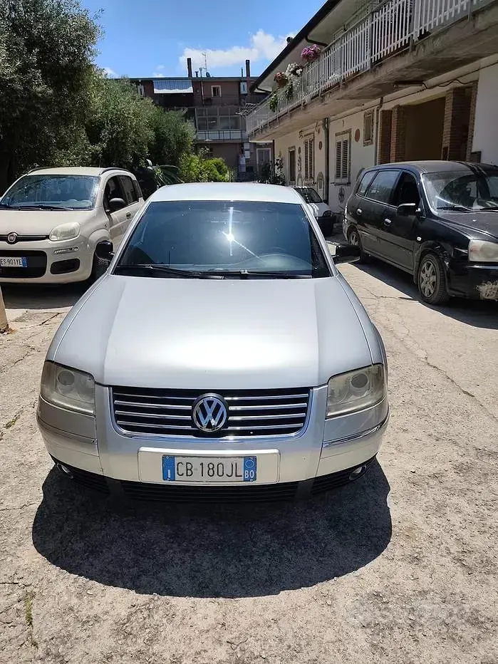 Usata VW Passat 130 CV (95 kW) 2002 Grigio Berlina
