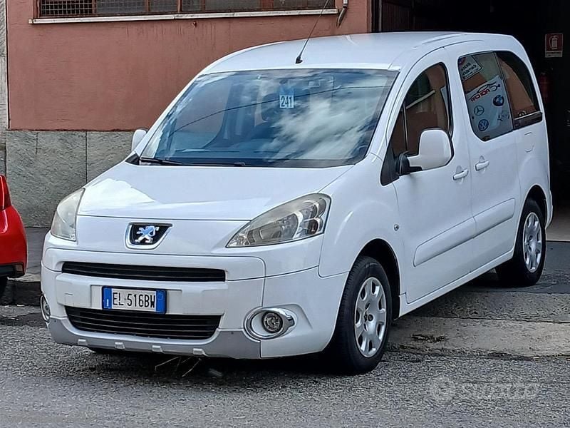 Usata Peugeot Partner Tepee 92 CV (67 kW) 2011 Bianco Monovolume