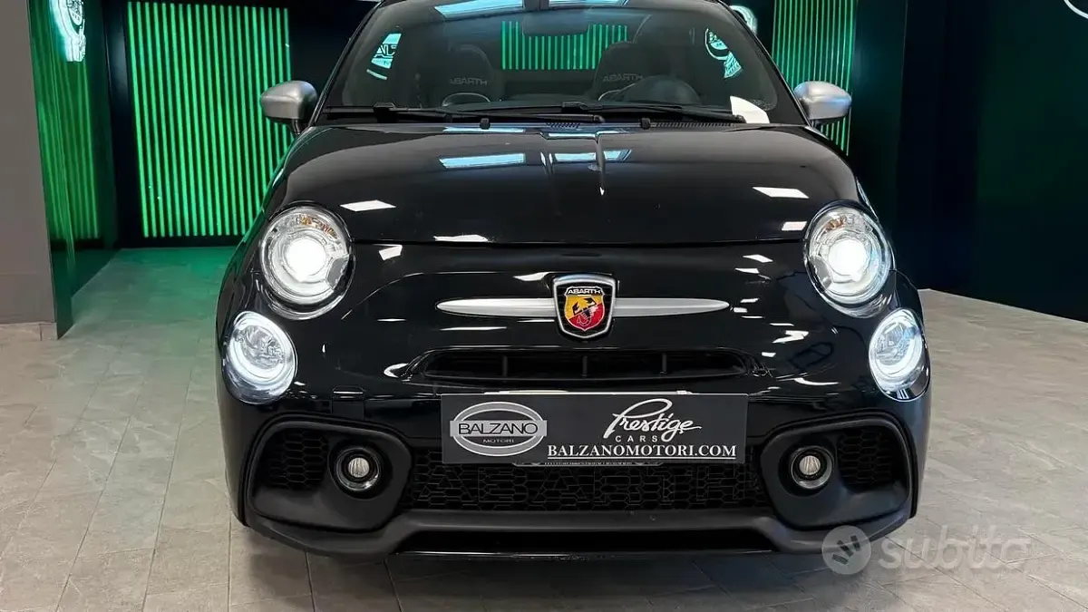 Usata Abarth 595C 165 CV (121 kW) 2022 Nero Cabrio