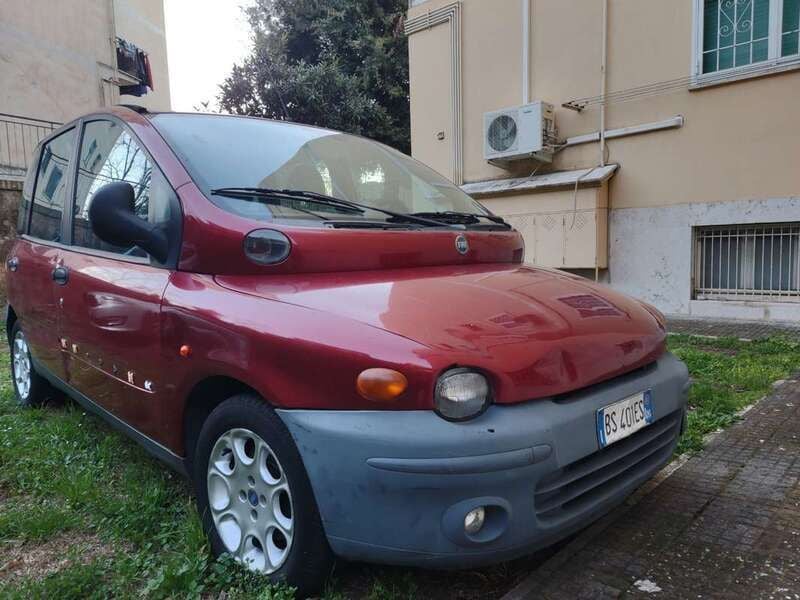 Usata Fiat Multipla 110 CV (80 kW) 2001 Rosso Monovolume