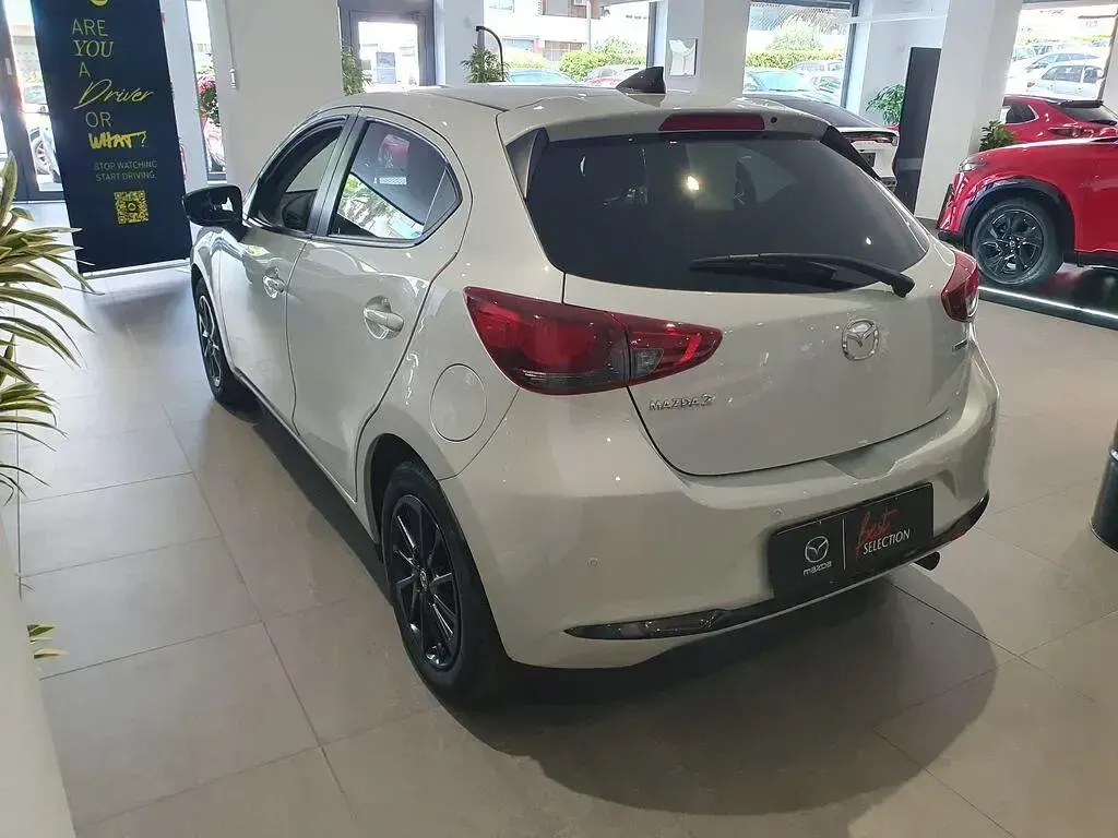 Usata Mazda 2 90 CV (66 kW) 2024 Ceramic Utilitaria